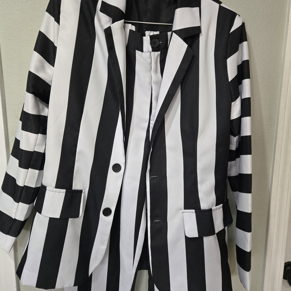 Spirit Halloween Beetlejuice Costume Adult Small Jacket Pants Tie Black White - Picture 5 of 14